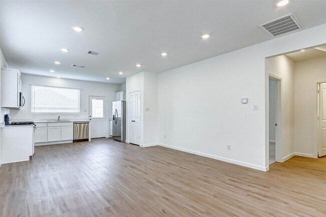 Building Photo - 20913 Cropani Shadow Dr