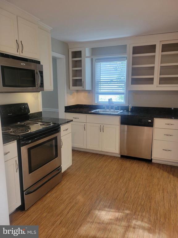 Foto del edificio - 905 Evergreen Ave