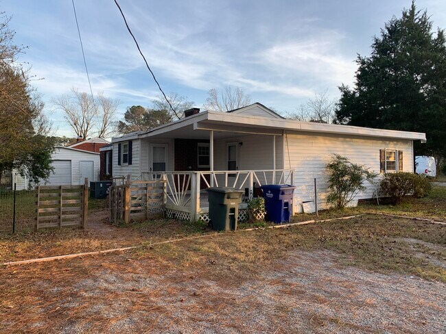 Building Photo - 2901 Jefferson Dr