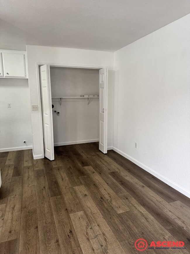 Building Photo - 1 Bedroom Apartment Off New Stine and Plan...