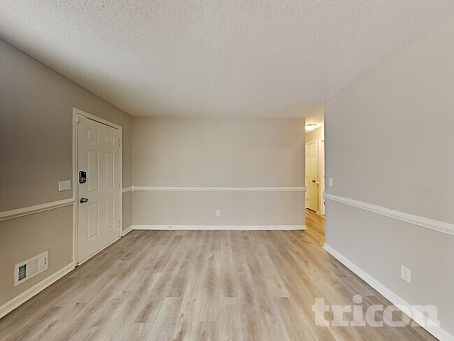 Foto del edificio - 117 Dean Crest Rd