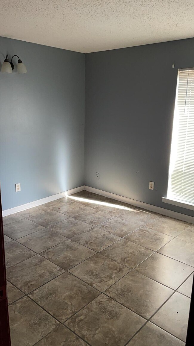 Building Photo - 2821 Los Gatos Ct