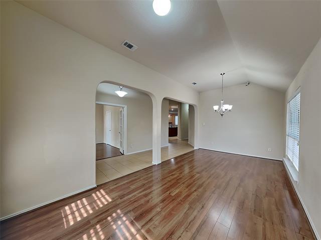 Foto del edificio - 1605 Grey Willow Ln