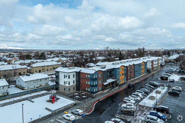 Aerial Photo - East 72