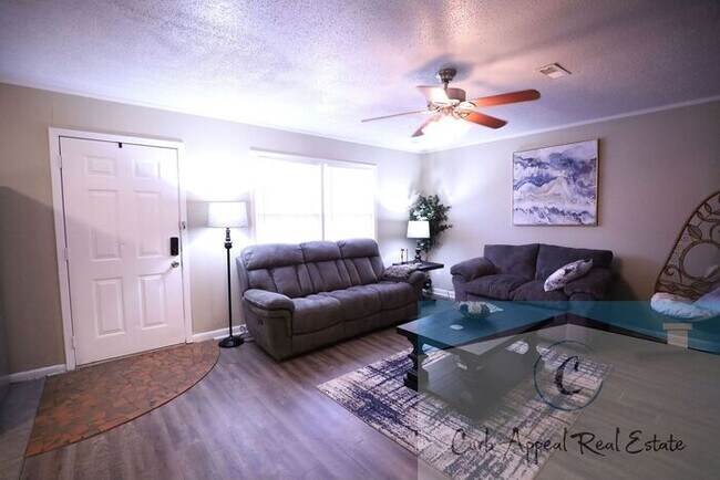 Foto del edificio - 4303 Aggie Rd
