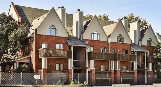 Foto del edificio - 4111 W Pine Blvd