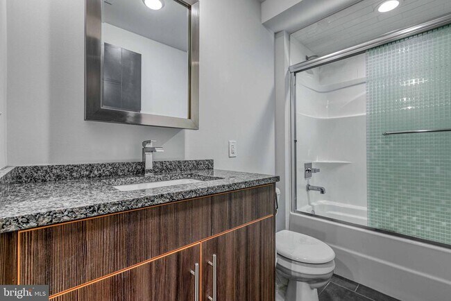 Foto del edificio - 4800 Brown St