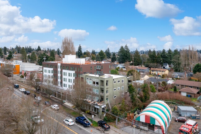 Building Photo - West Seattle Flats: Leasing Specials! Beautiful City Living Close to Beaches and Parks