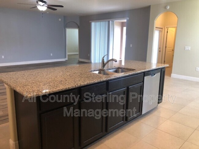 Foto del edificio - 1423 Alexington Ave