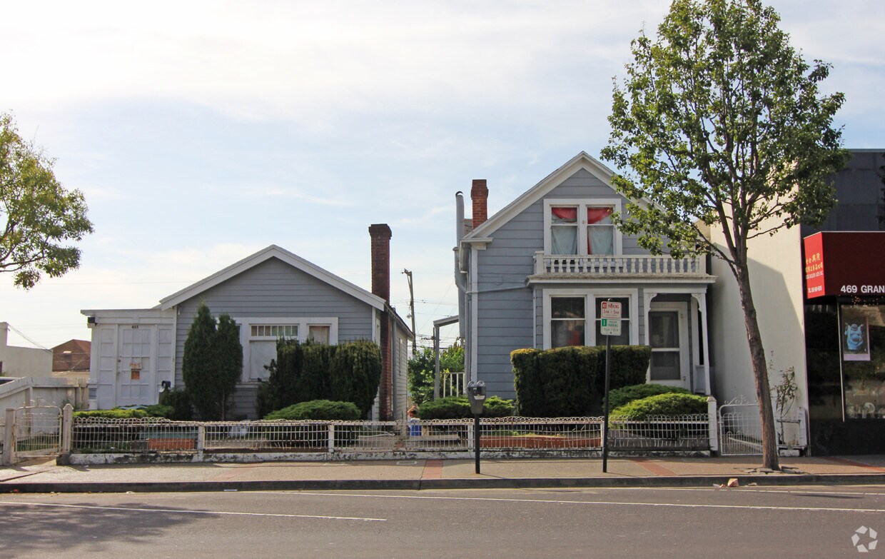 Primary Photo - 465-467 Grand Ave