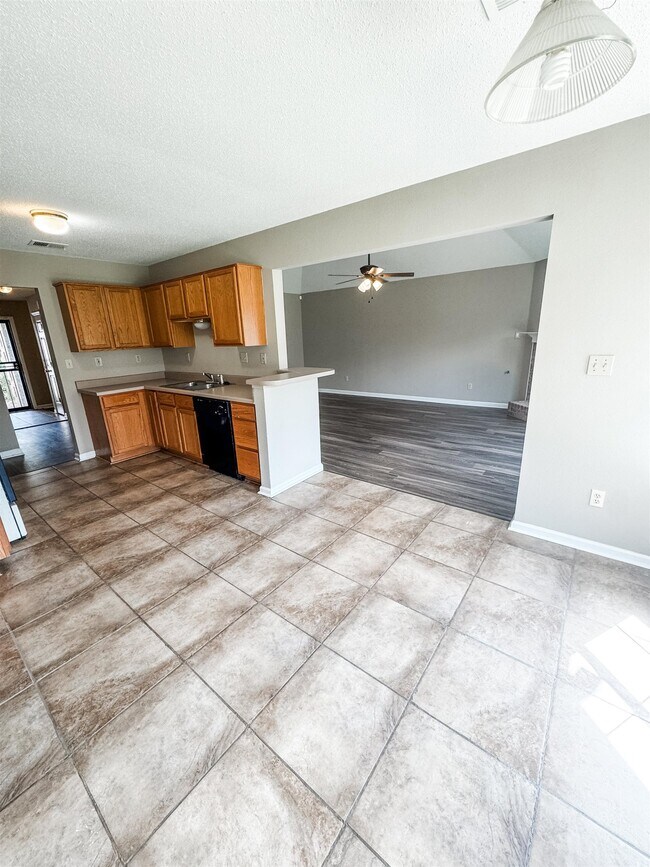 Building Photo - 6943 Naples Dr