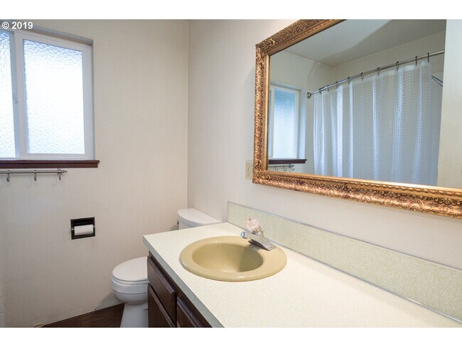 Dormitorio - 13512 NE 238th Way