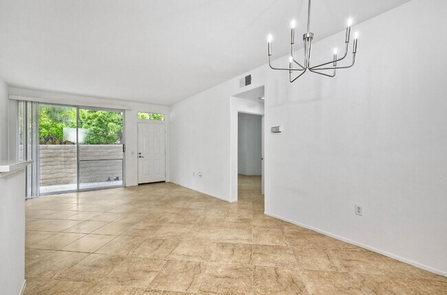 Foto del edificio - Newly Remodeled - Stunning 2 Bedroom, 2 Ba...