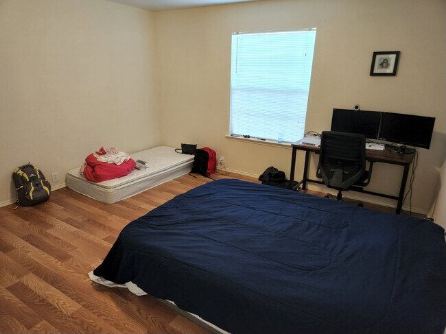 Second bedroom - 2715 Hyde Park Dr