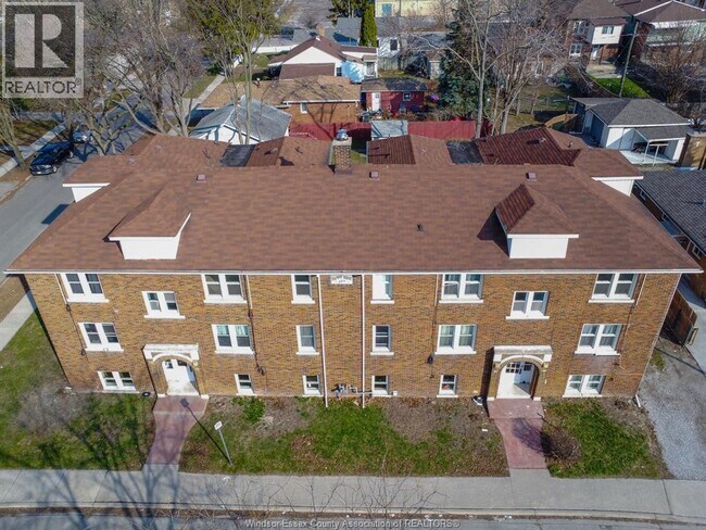 Photo du bâtiment - 706 Elliott St E