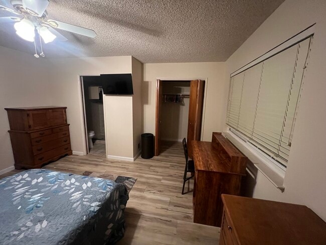 Building Photo - 1597 Lietz Ave