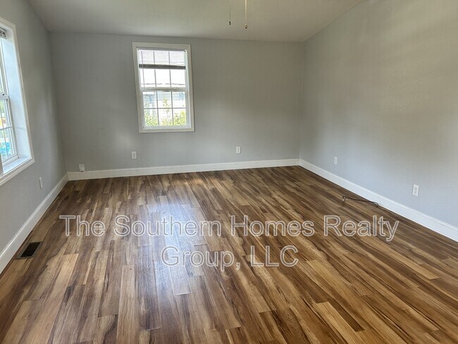 Foto del edificio - 517 Sherwood Ave