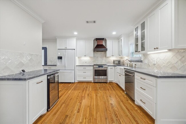 Foto del edificio - 211 W 31st St