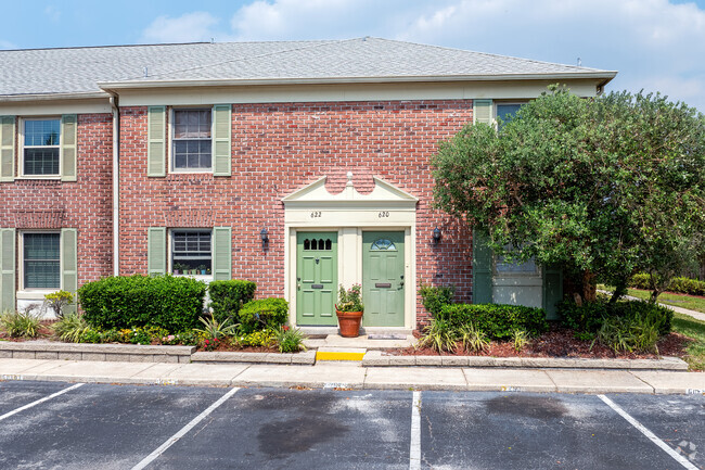 103-618 Georgetown Dr Casselberry, FL 32707-6125 - Lake Howell Arms Condominiums