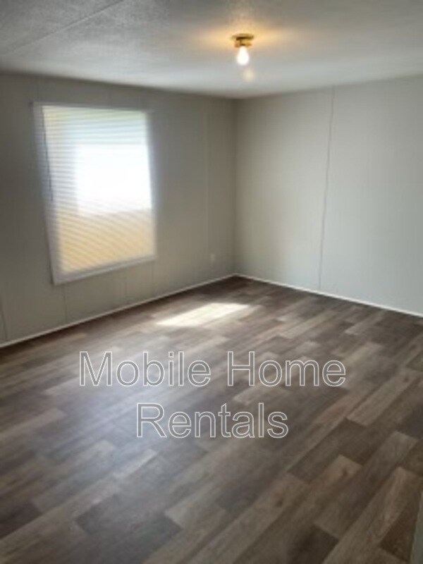 Building Photo - 145 Emanuel Farm Rd