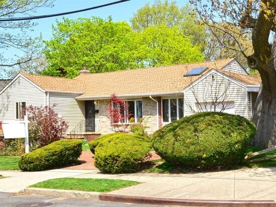 Primary Photo - 215-15 67th Ave