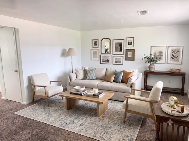 Foto del edificio - 979 Upham Ct