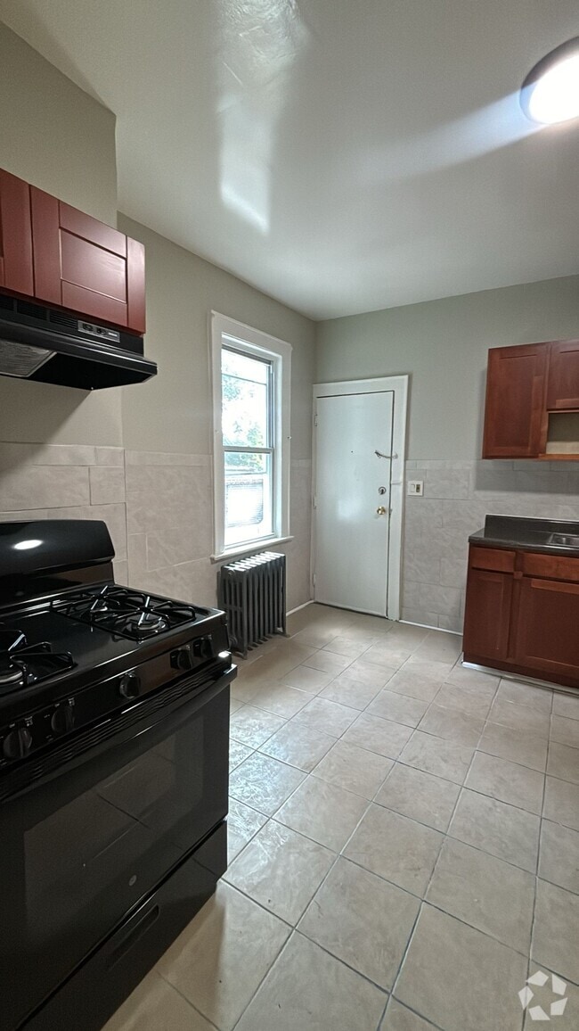 Building Photo - 263 Ellis Ave