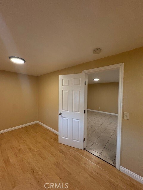 Foto del edificio - 914 W 9th St