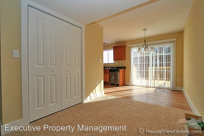 Building Photo - 2271 Garrett Ln
