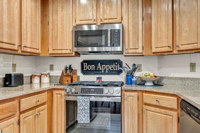 Foto del edificio - Resort Living at Tanamera – Fully Furnished Executive Condo with Garage