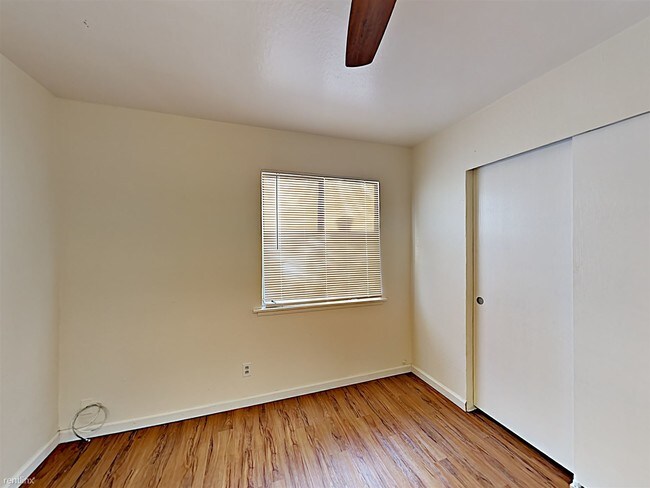 Foto del edificio - 1013 Lochbrae Rd