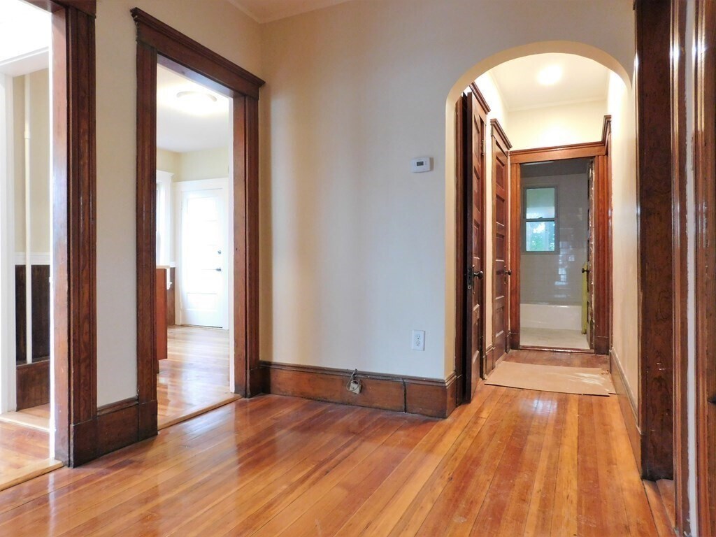 Primary Photo - 17 Manley St