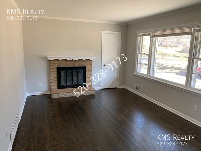Building Photo - 4312 Claremont Ave