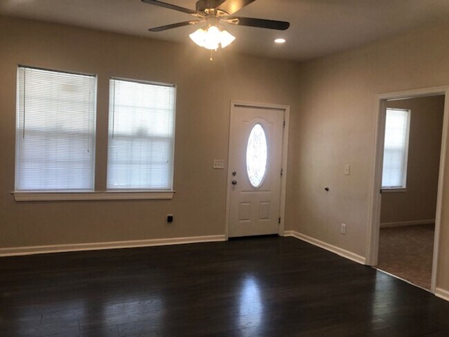 Building Photo - Ballentine Place