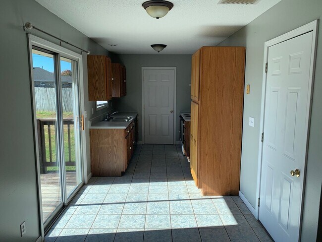 Building Photo - 3 Bed/3 Bath home in Nixa, MO