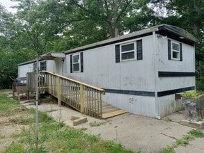 Building Photo - 6415 Magnolia Dr