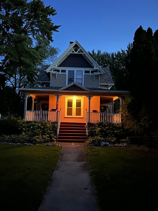 nightime front facade - 417 Nicolet Blvd