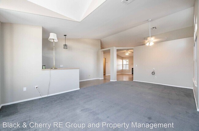 Building Photo - 4 br, 2 bath House - 1764 Knotty Pine Ln