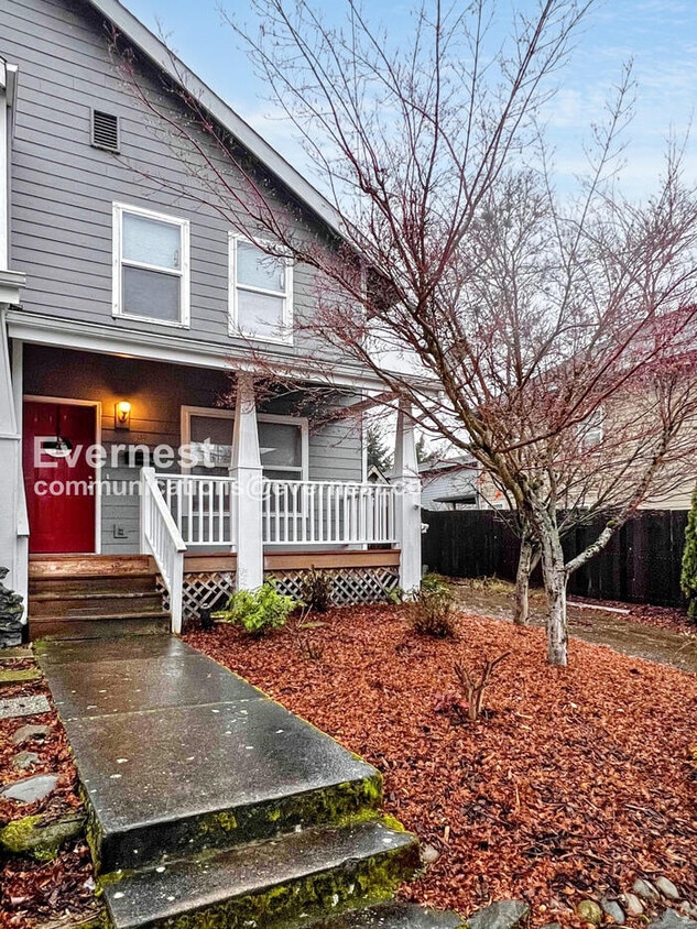 Building Photo - 6147 NE 9th Ave