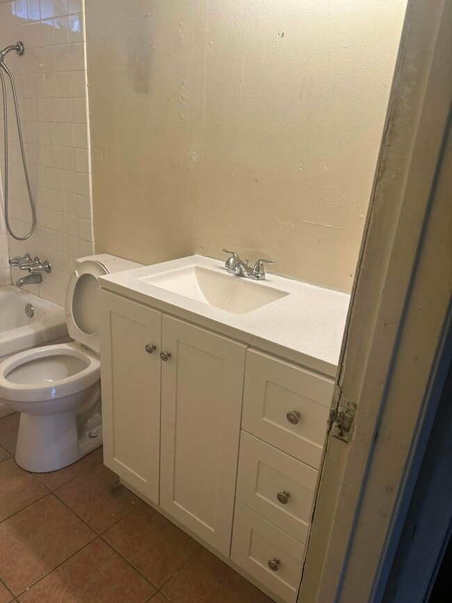 Foto del edificio - 3007 W Walnut Ave