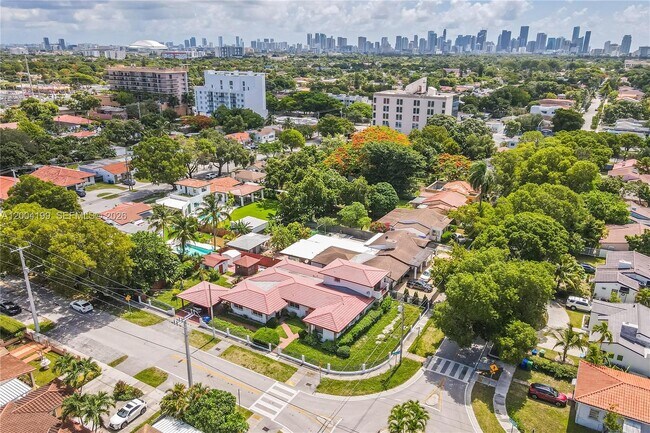 Foto del edificio - 1841 SW 29th Ave