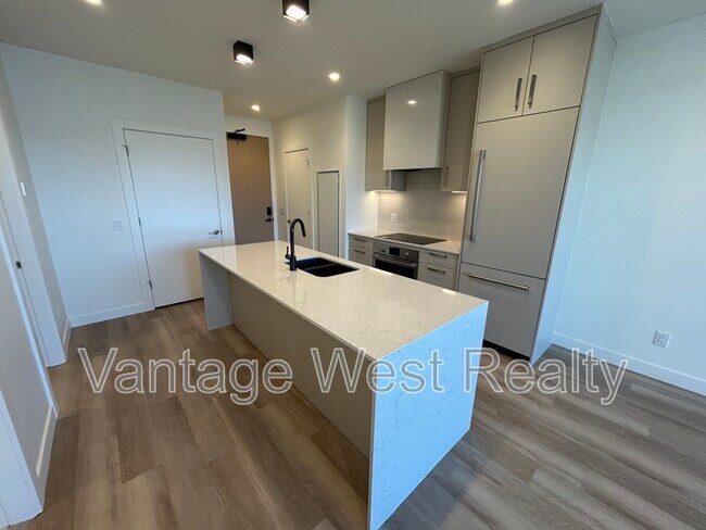 Photo du bâtiment - 3340-3340 Lakeshore Rd