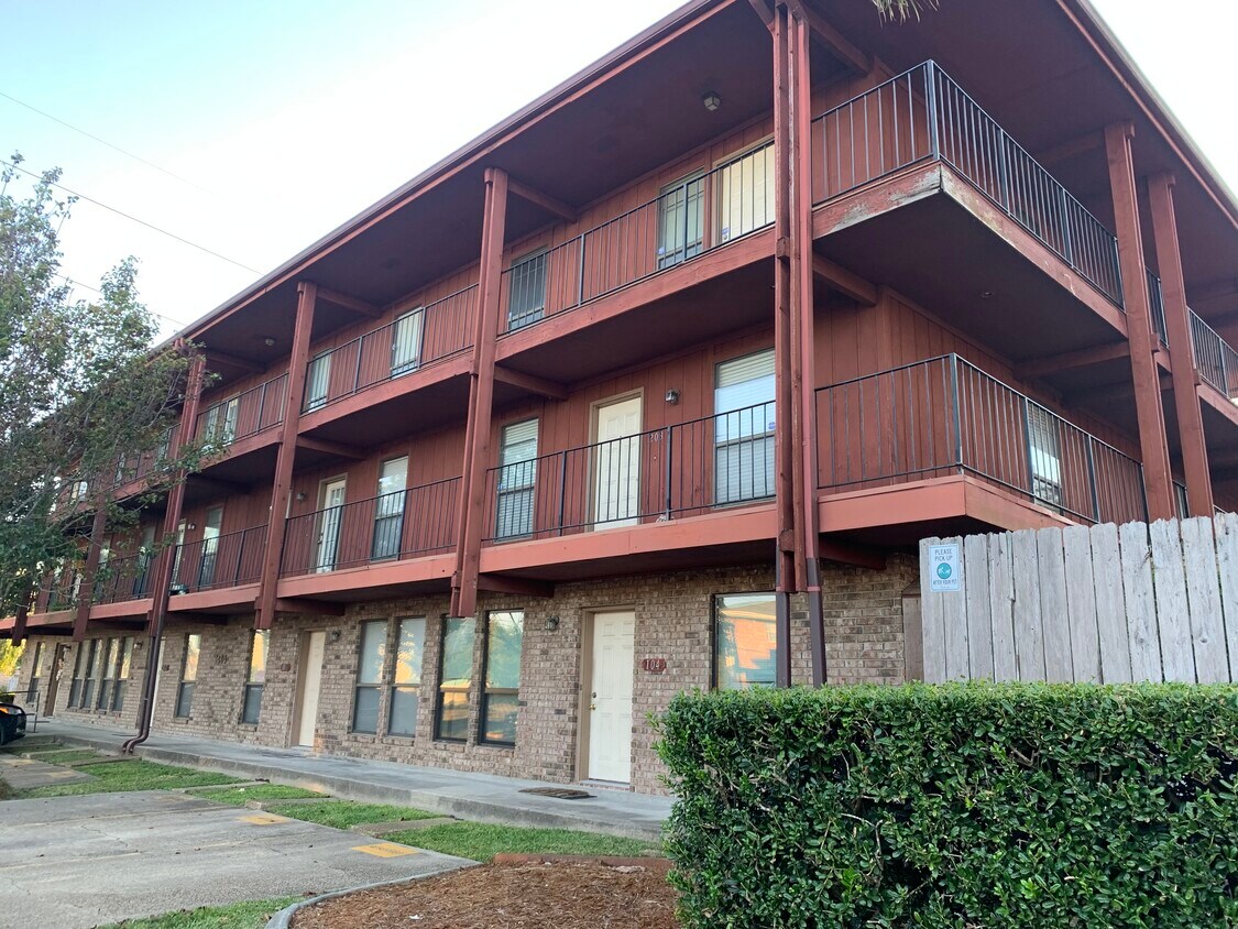 Primary Photo - 1444 Carrollton Ave