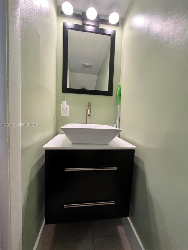 Foto del edificio - 5580 W 26th Ct