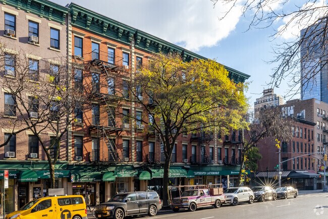 Building Photo - 660-658 10th Ave