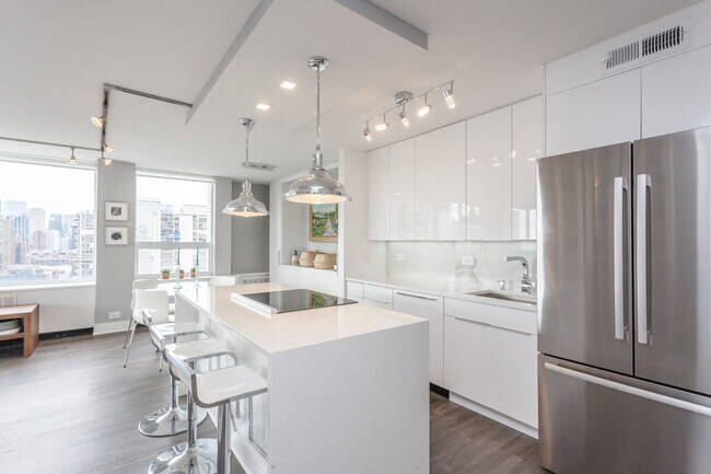 Foto del edificio - 1455 N Sandburg Terrace
