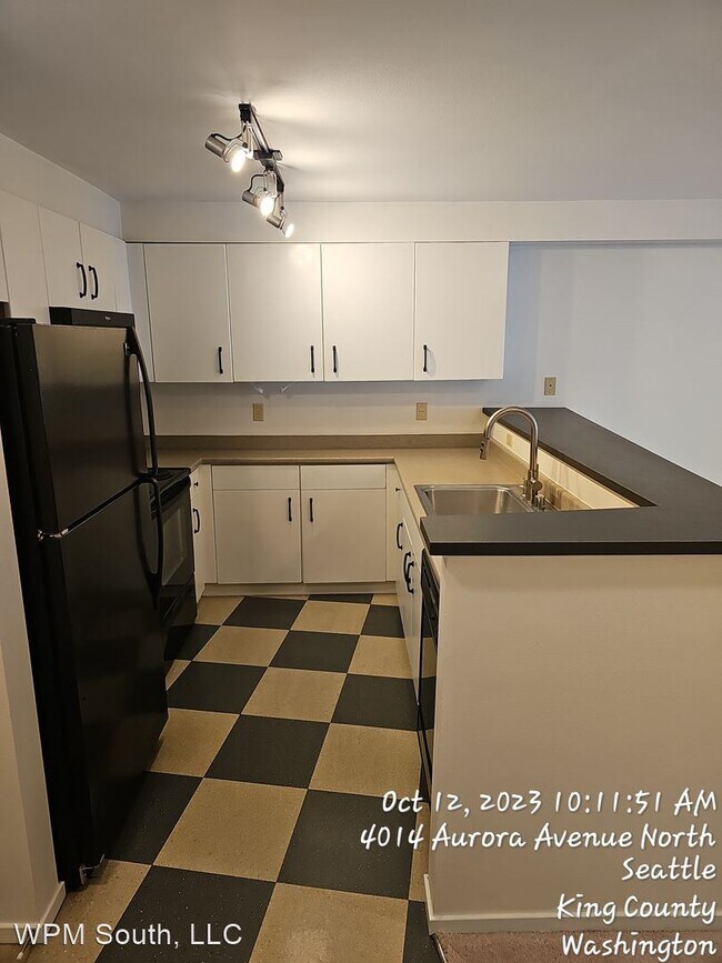 Building Photo - 1 br, 1 bath House - 4020 Aurora Ave N, #210