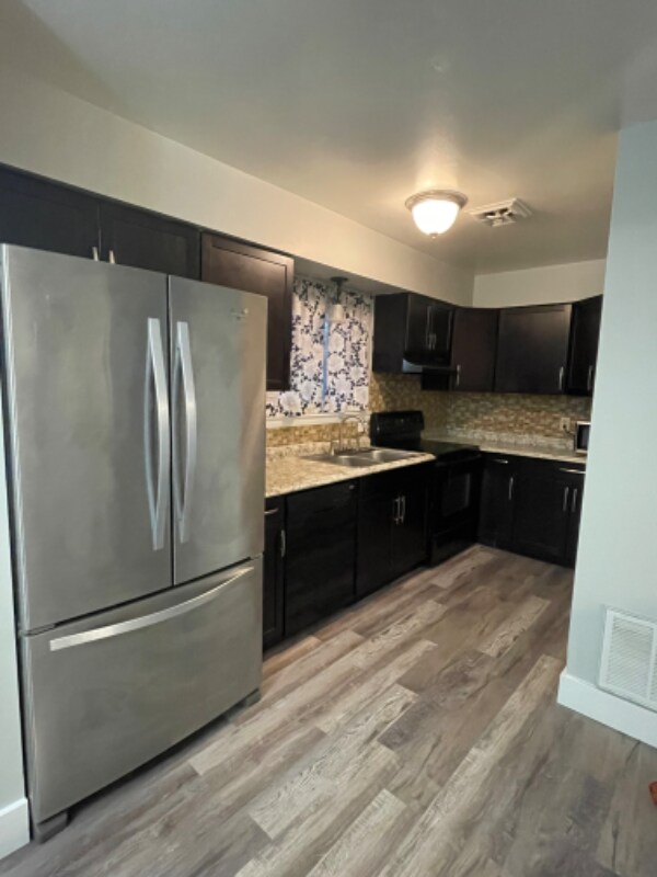 Building Photo - 1432 Granada Ct