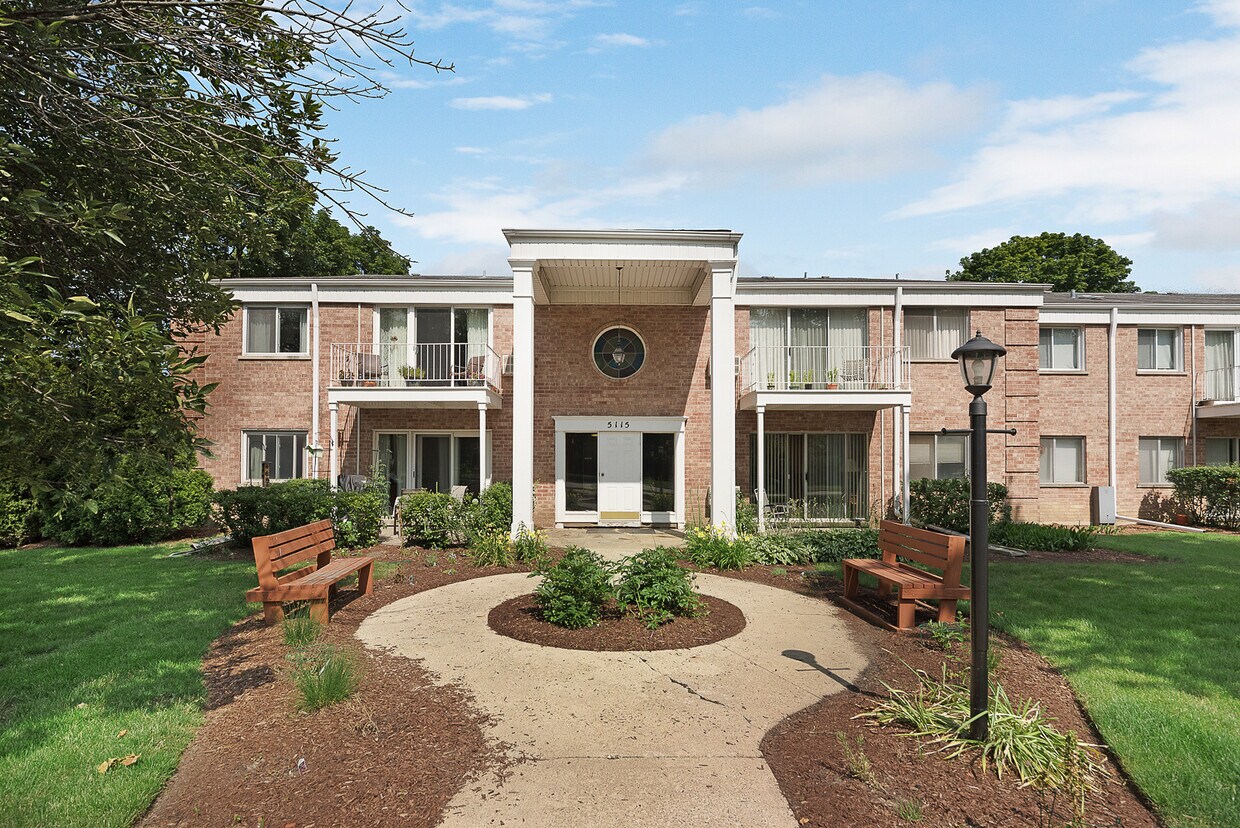 Primary Photo - 5115 Blodgett Ave
