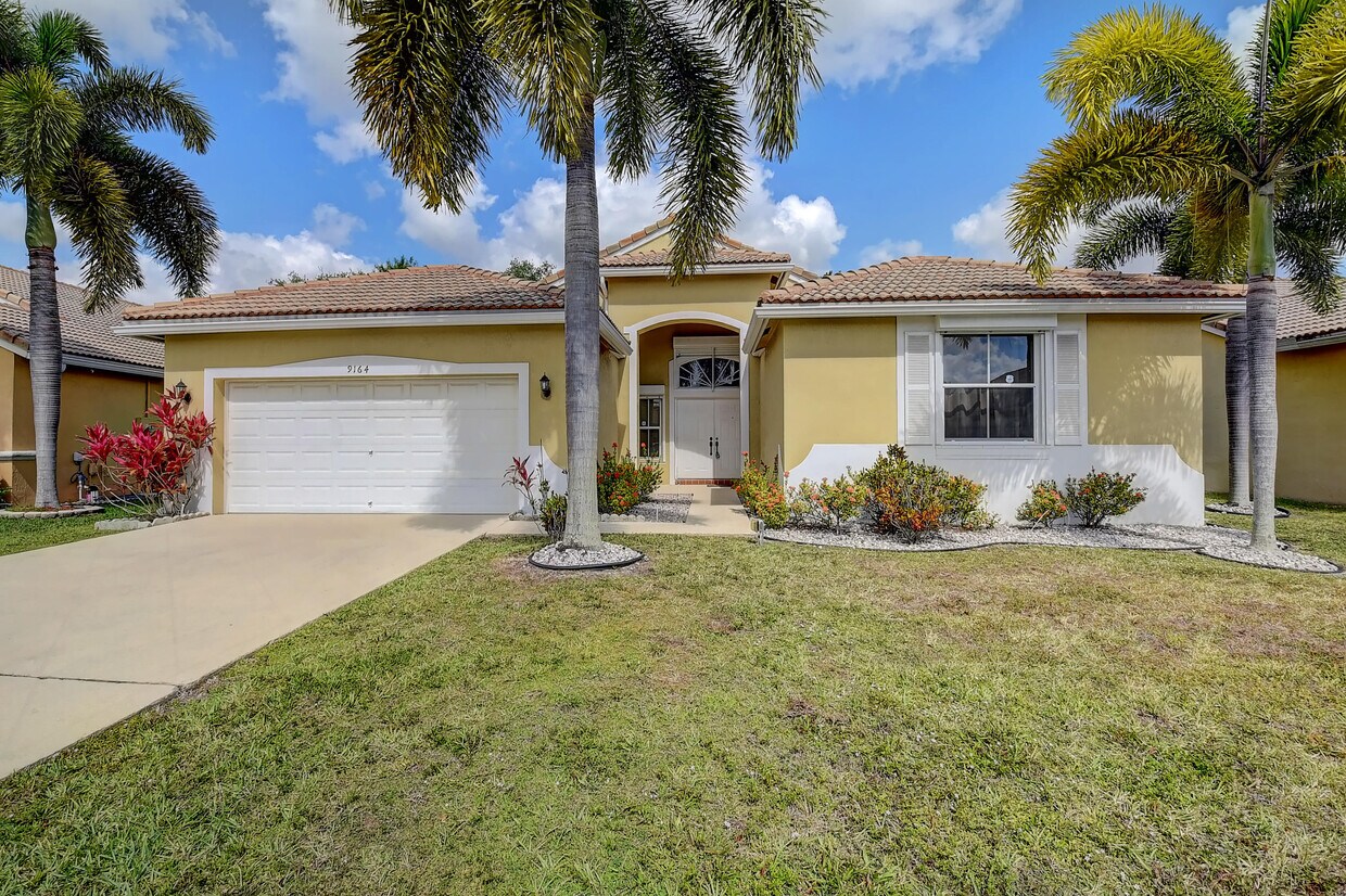 9164 Cove Point Cir, Boynton Beach, FL 33472 House for Rent in
